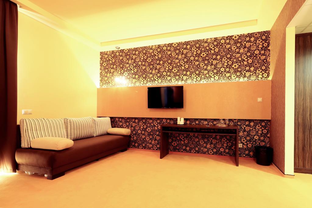 Ipari Park Panzio Hotel Szolnok Exterior photo